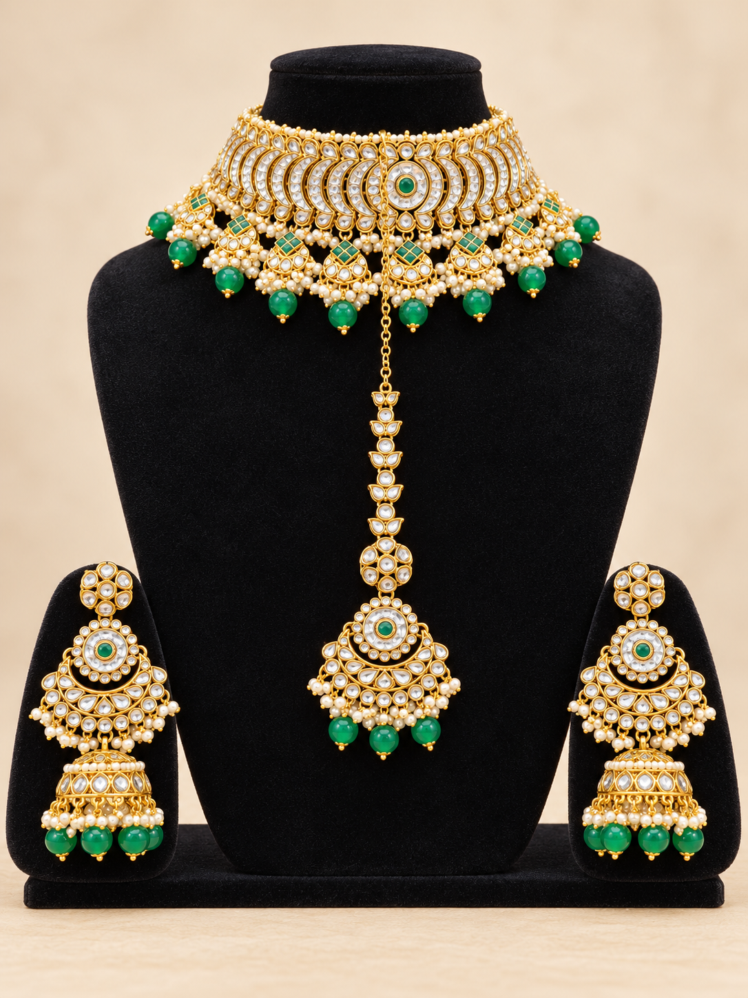 Green & Gold-Tone Kundan-Style Choker Jewellery Set